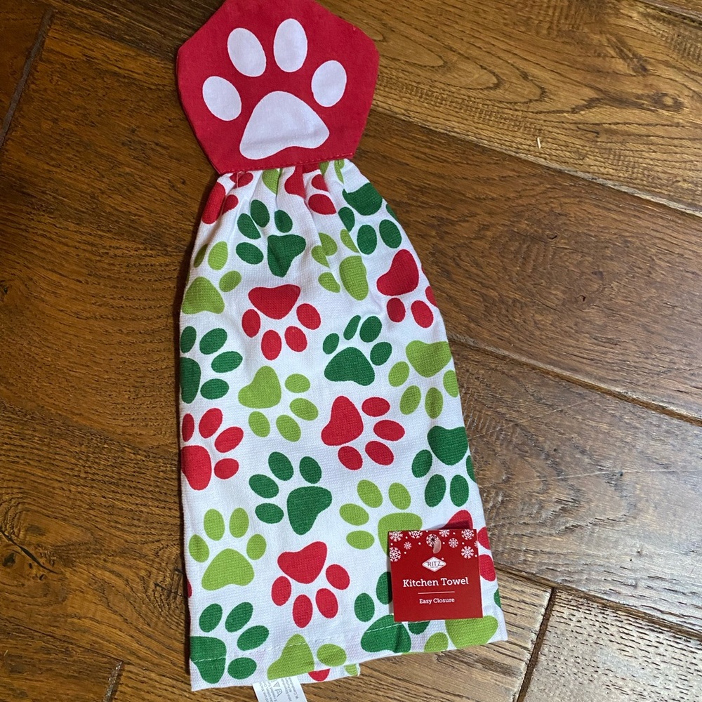 Kitchen towel- adorable paw prints